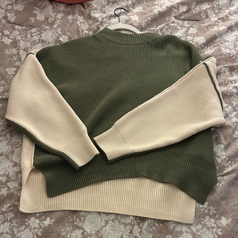 Lulu's Olive and Beige Crew Neck Sweater